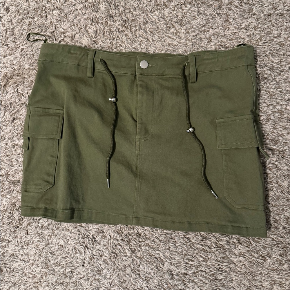 NWOT Fashion Nova Cameron Cargo Mini Skirt - Olive